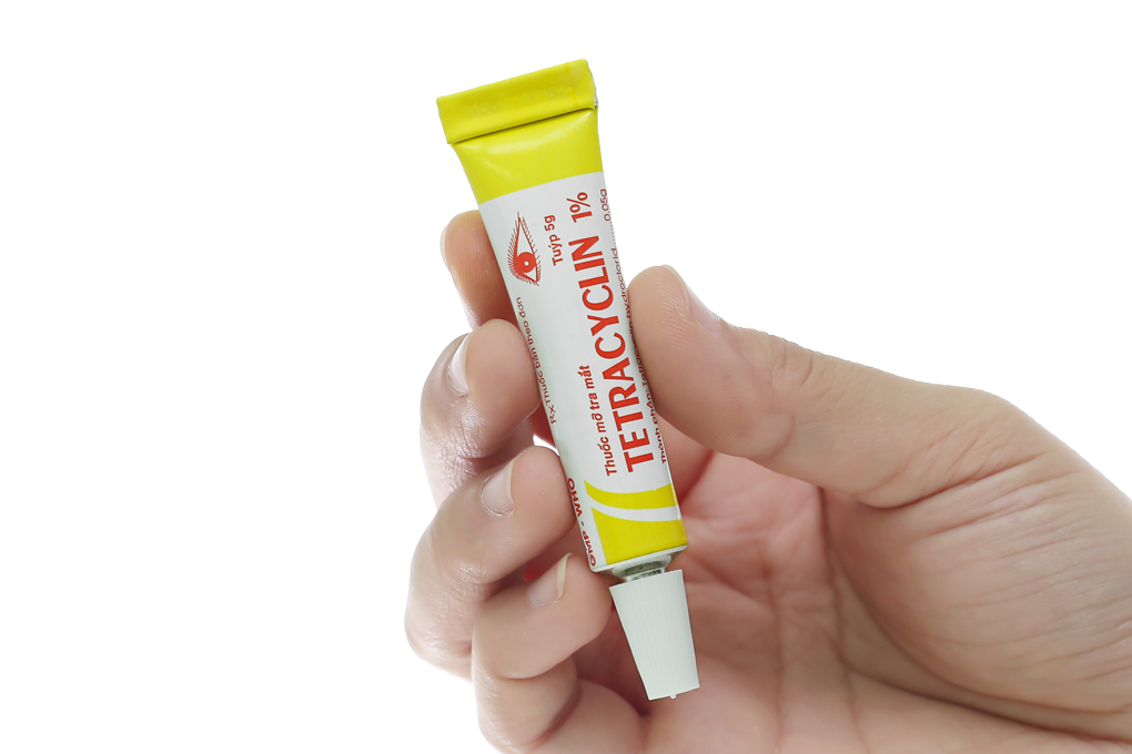 Thuốc mỡ tra mắt Tetracycline 1% Quapharco trị nhiễm khuẩn mắt, viêm kết mạc, đau mắt hột (tuýp 5g)